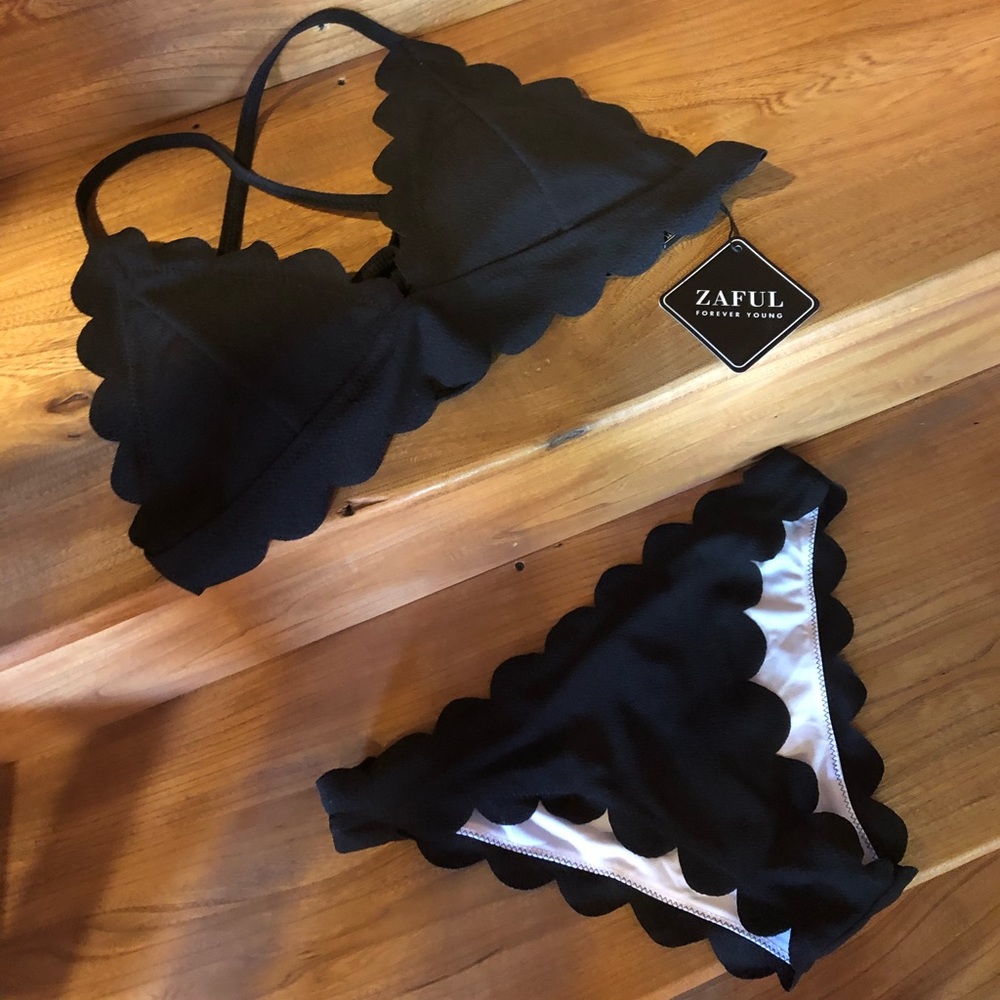 NWT Zaful Scallop Edge Bikini
